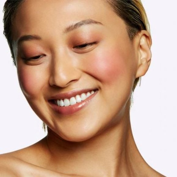 GLOW PLAY BLUSH by Mac - ROSY DOES IT - JEWEL TONE PURPLE - Picture 5 of 6